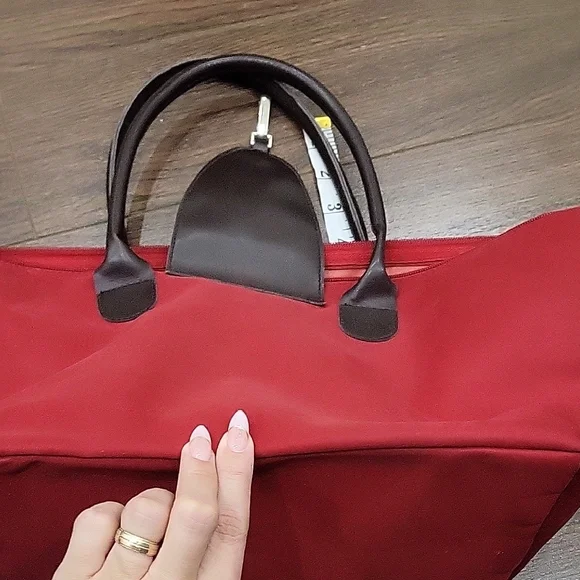 Source Unknown Vibrant Red Tote with Black Details - Picture 9 of 9